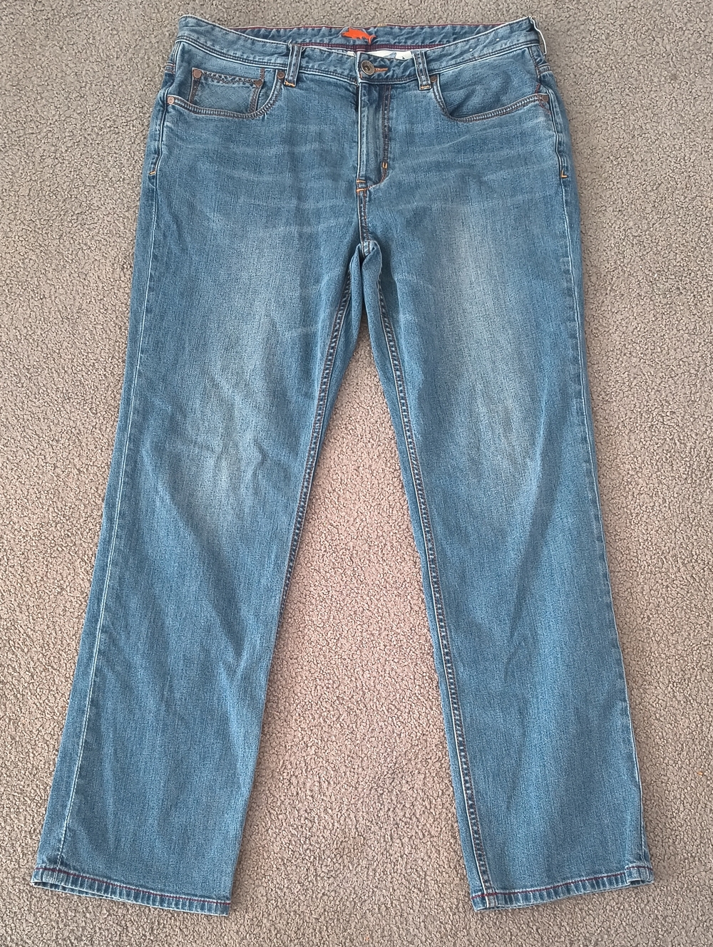 Tommy Bahama Men's Straight-Leg Jeans in Light Blue Wash. 36x32